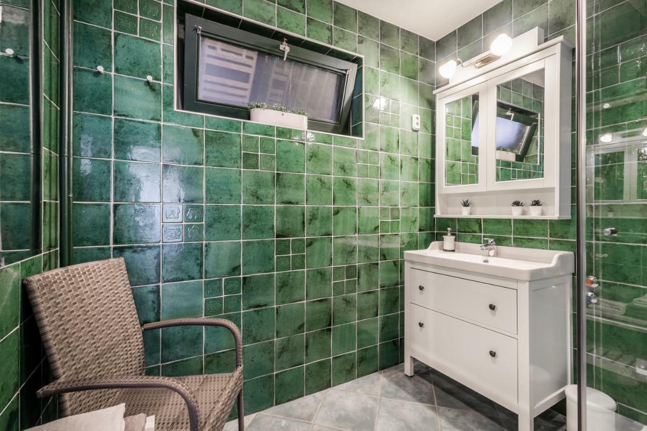 Bpr Golden Corner Suite With Balcony & A/C Budapest Bagian luar foto