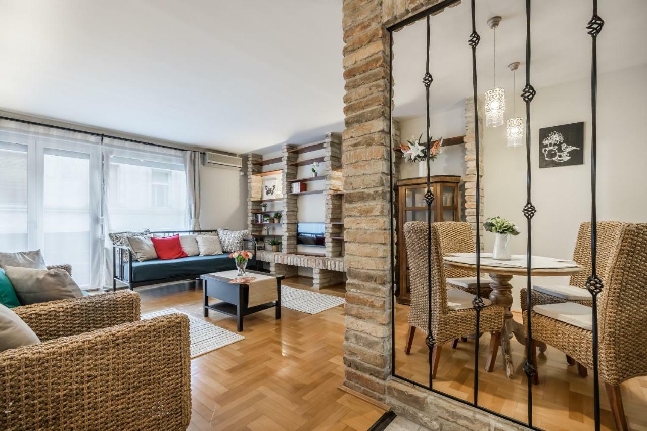 Bpr Golden Corner Suite With Balcony & A/C Budapest Bagian luar foto