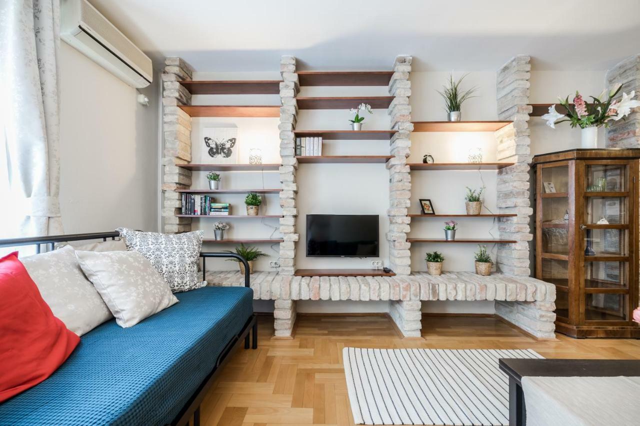 Bpr Golden Corner Suite With Balcony & A/C Budapest Bagian luar foto