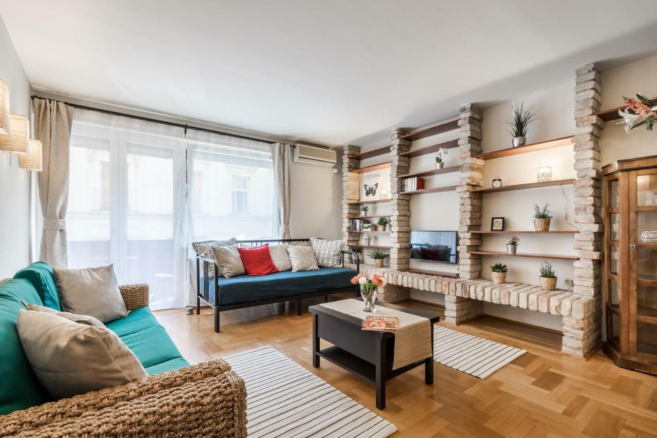 Bpr Golden Corner Suite With Balcony & A/C Budapest Bagian luar foto