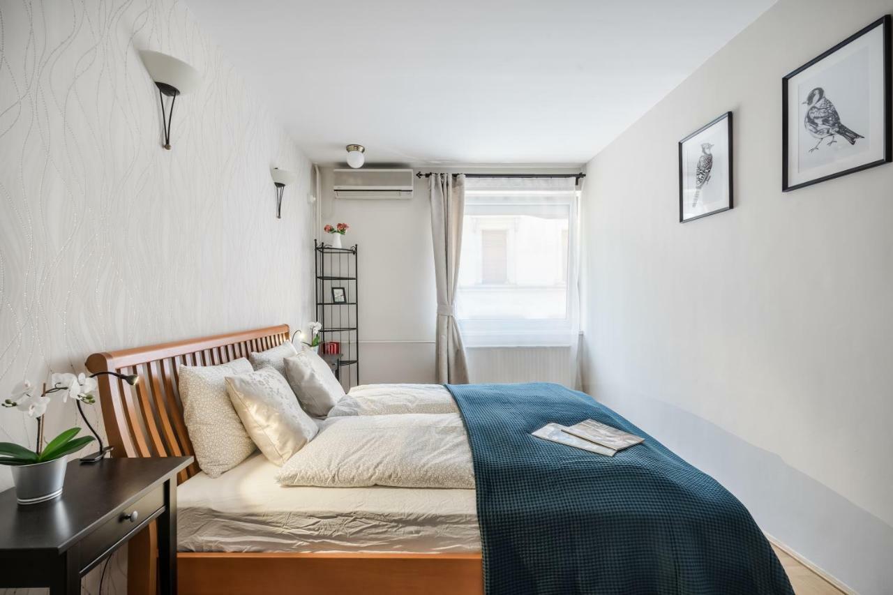 Bpr Golden Corner Suite With Balcony & A/C Budapest Bagian luar foto