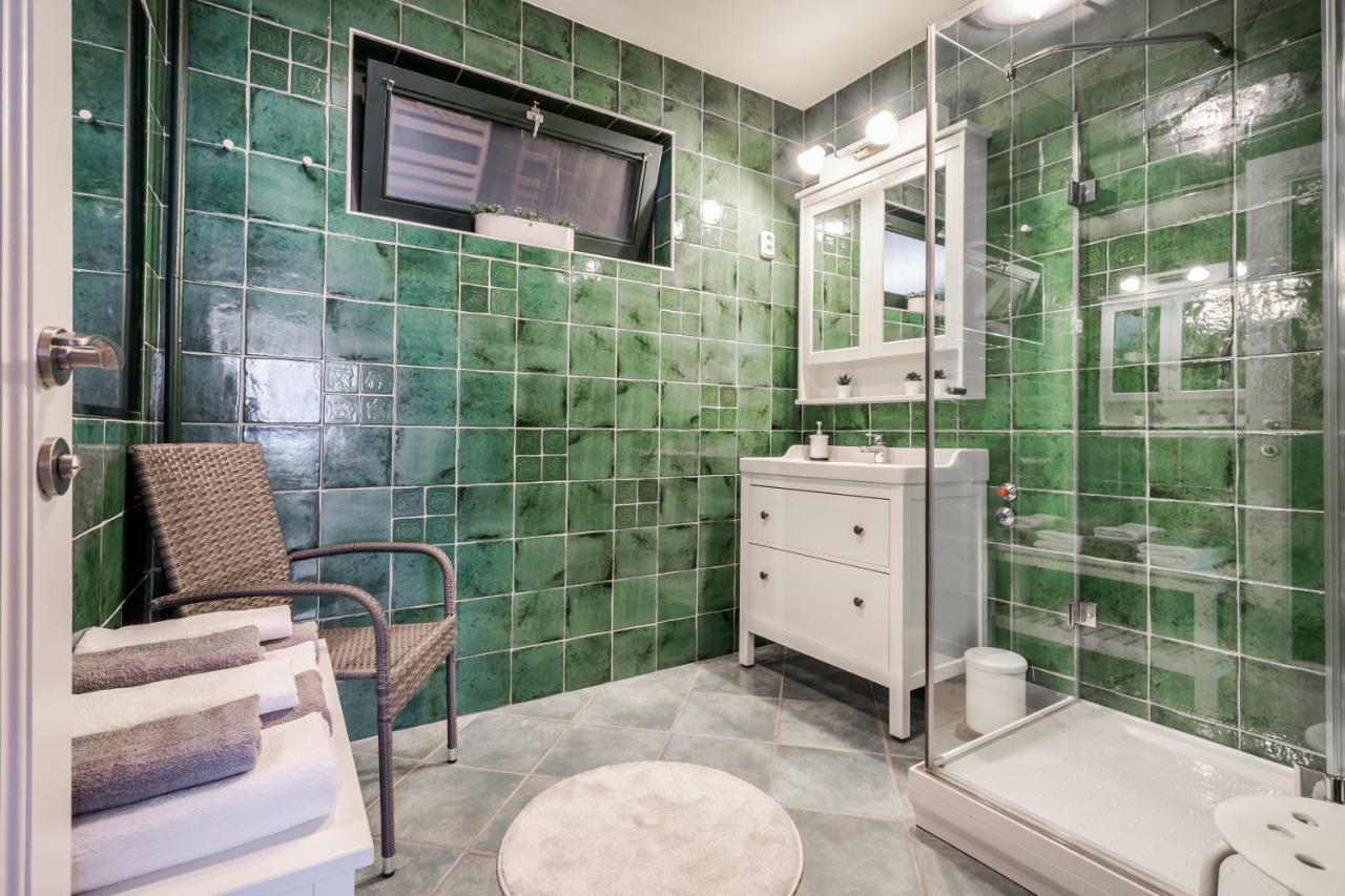 Bpr Golden Corner Suite With Balcony & A/C Budapest Bagian luar foto