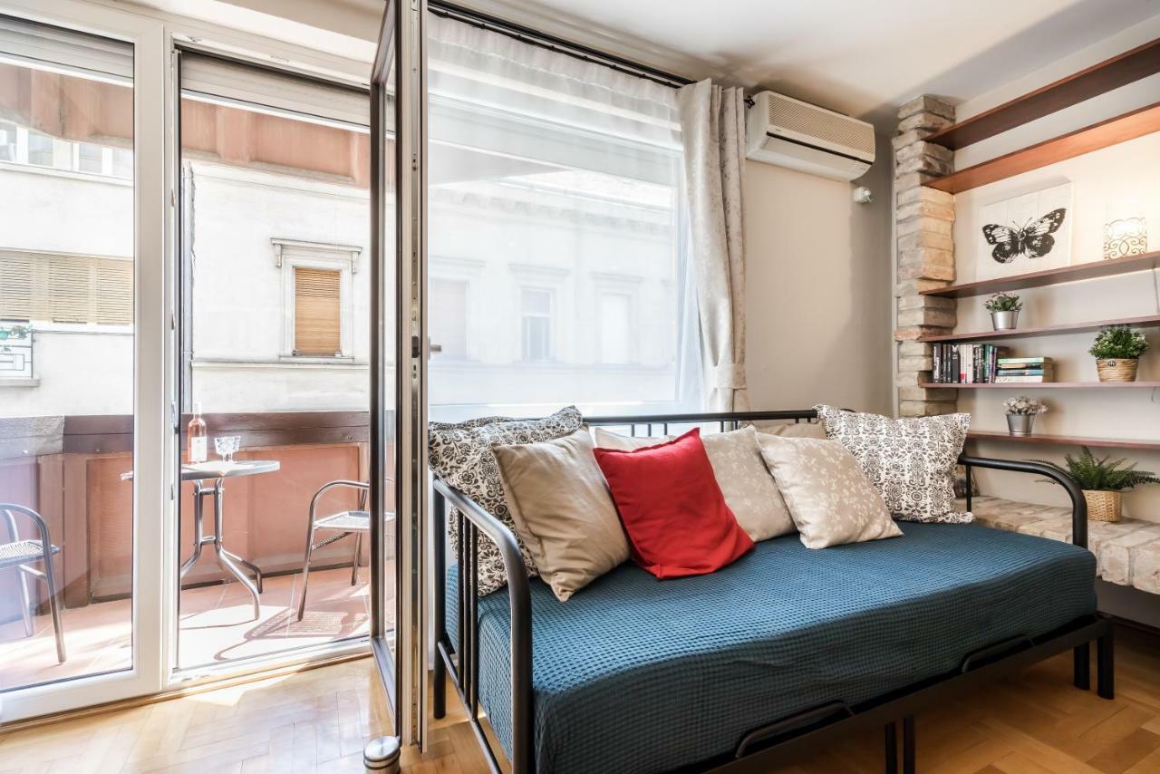 Bpr Golden Corner Suite With Balcony & A/C Budapest Bagian luar foto